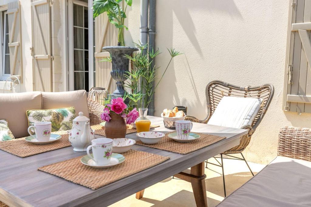Le Clos Des Roses Chambres Et Tables D Hotes Meusnes Esterno foto