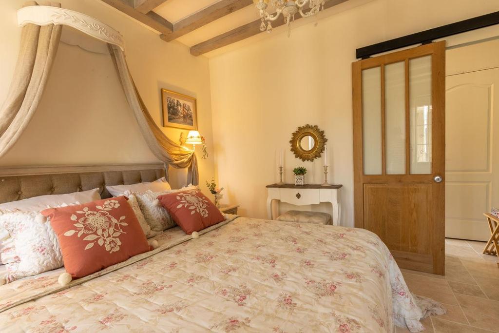 Le Clos Des Roses Chambres Et Tables D Hotes Meusnes Esterno foto
